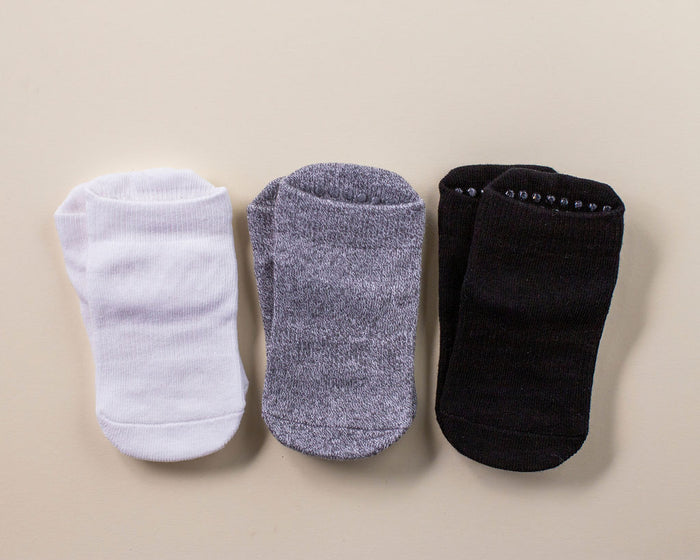 Crew ankle socks: three ankle socks in white, gray and black. Squid Socks, the brand seen on Shark Tank.