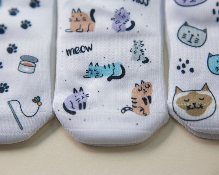 Meow kids socks: close-up of cat-print toes. Squid Socks, the brand seen on Shark Tank.