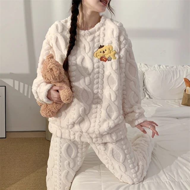 8 / M