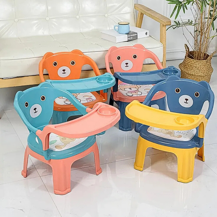 Kids Bear Feeding Chairs are arranged in a living ares.